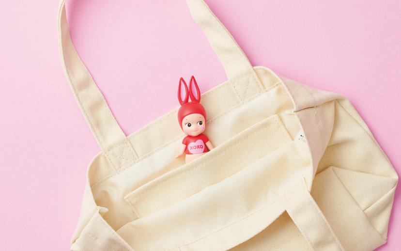 Kiss Kiss Tote - Pocket Carry Accent